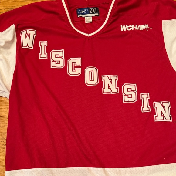 Wisconsin Badger Authentic Hockey Jersey 2XL Reebok Excellent Condition - Picture 4 of 5
